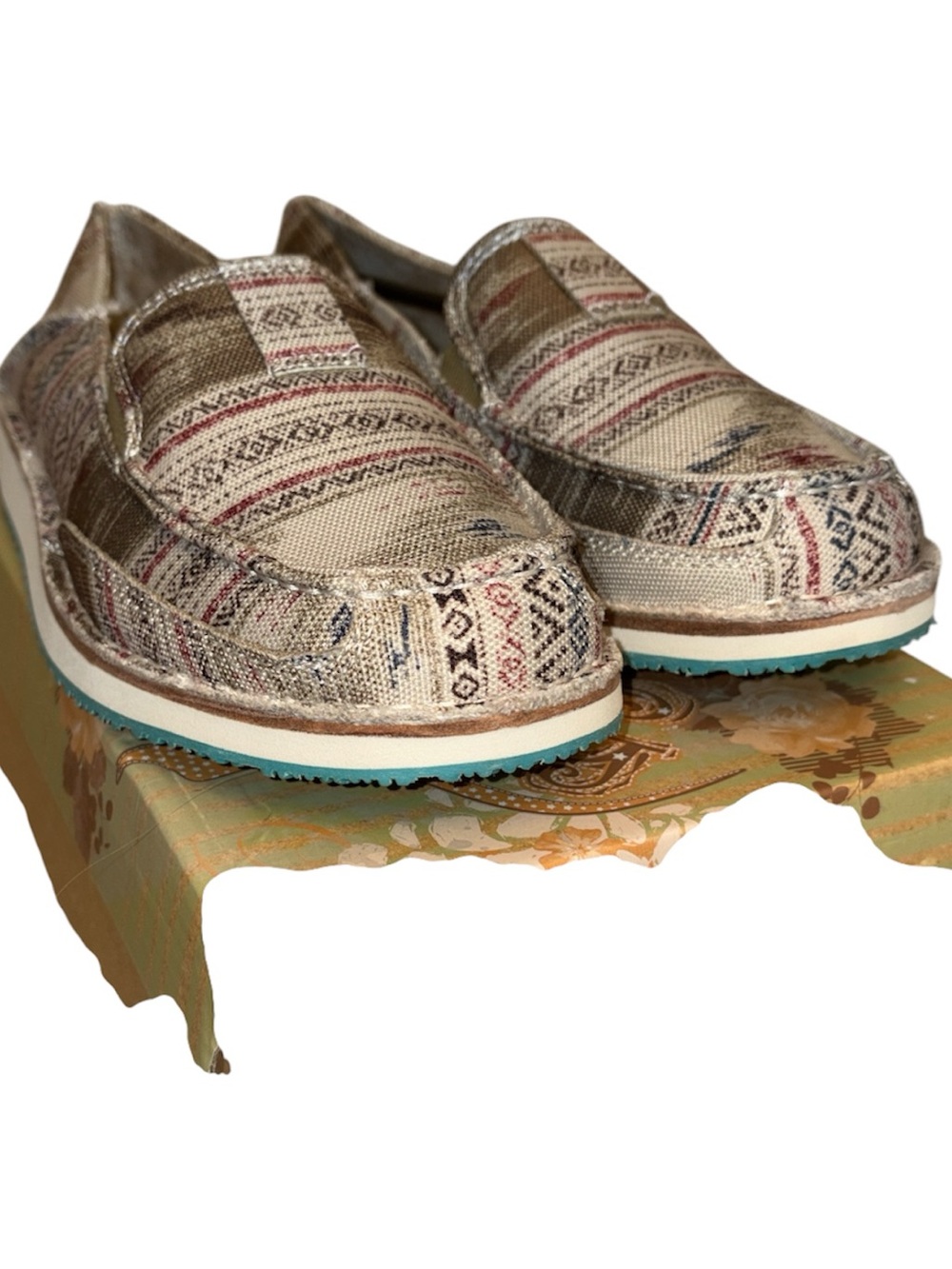 Very G slip on canvas fabric shoes style name Annie southwestern New Sz 7.5